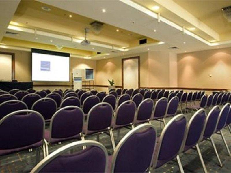 Amora Hotel Бризбейн Екстериор снимка A typical conference room