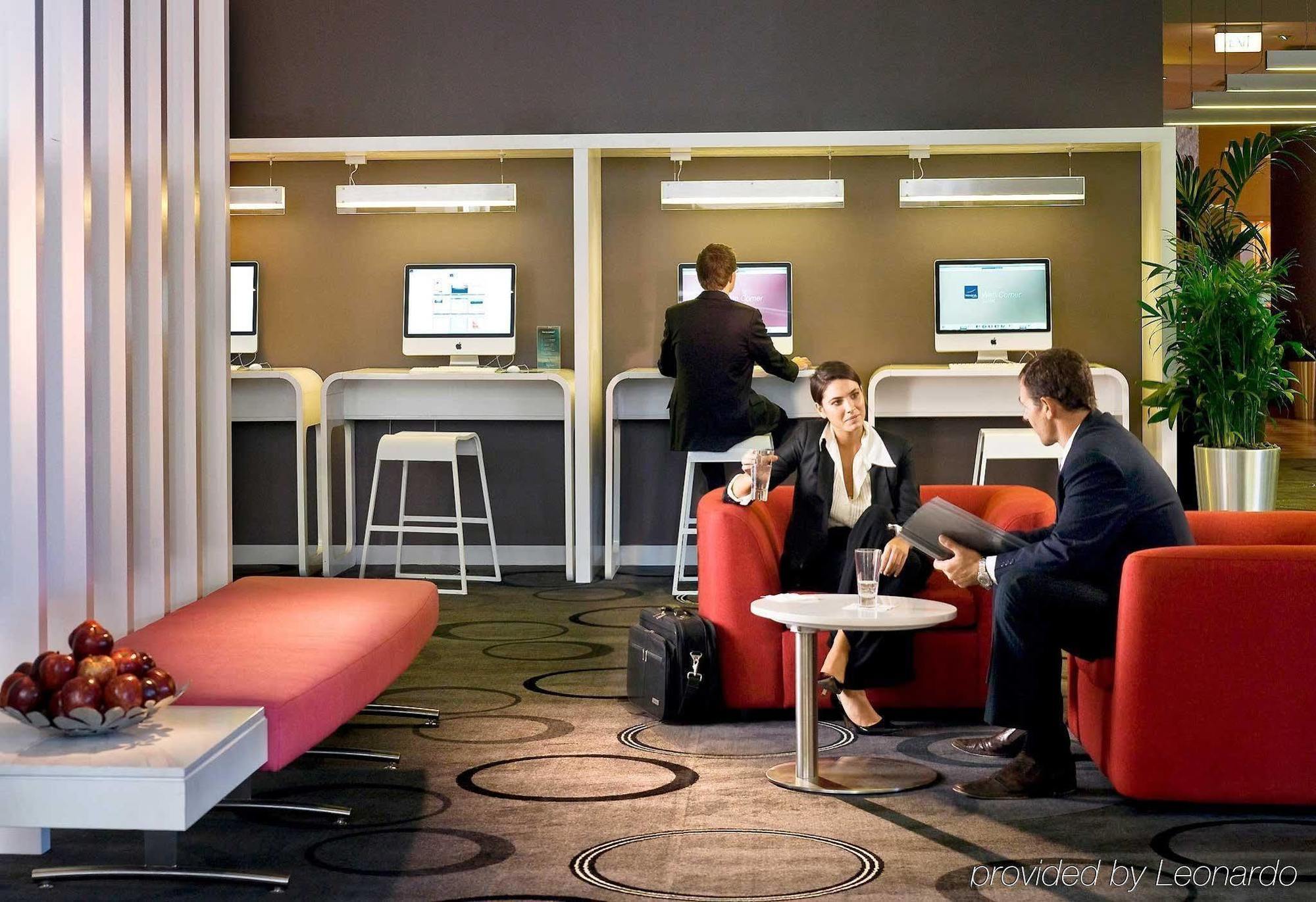 Amora Hotel Бризбейн Екстериор снимка Business center